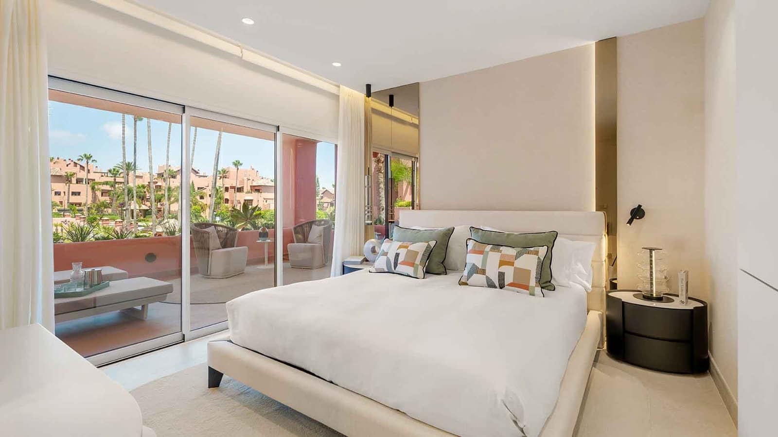 3 chambre Appartement à vendre à Estepona avec piscine - 2 395 000 € (Ref: 9953970)
