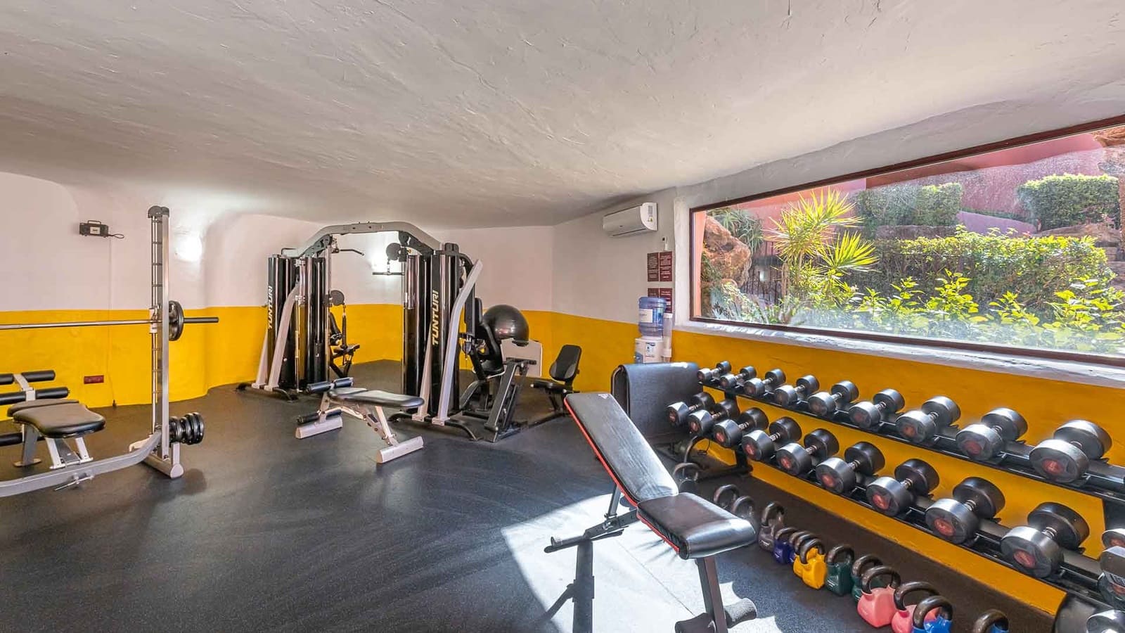 3 chambre Appartement à vendre à Estepona avec piscine - 2 395 000 € (Ref: 9953970)