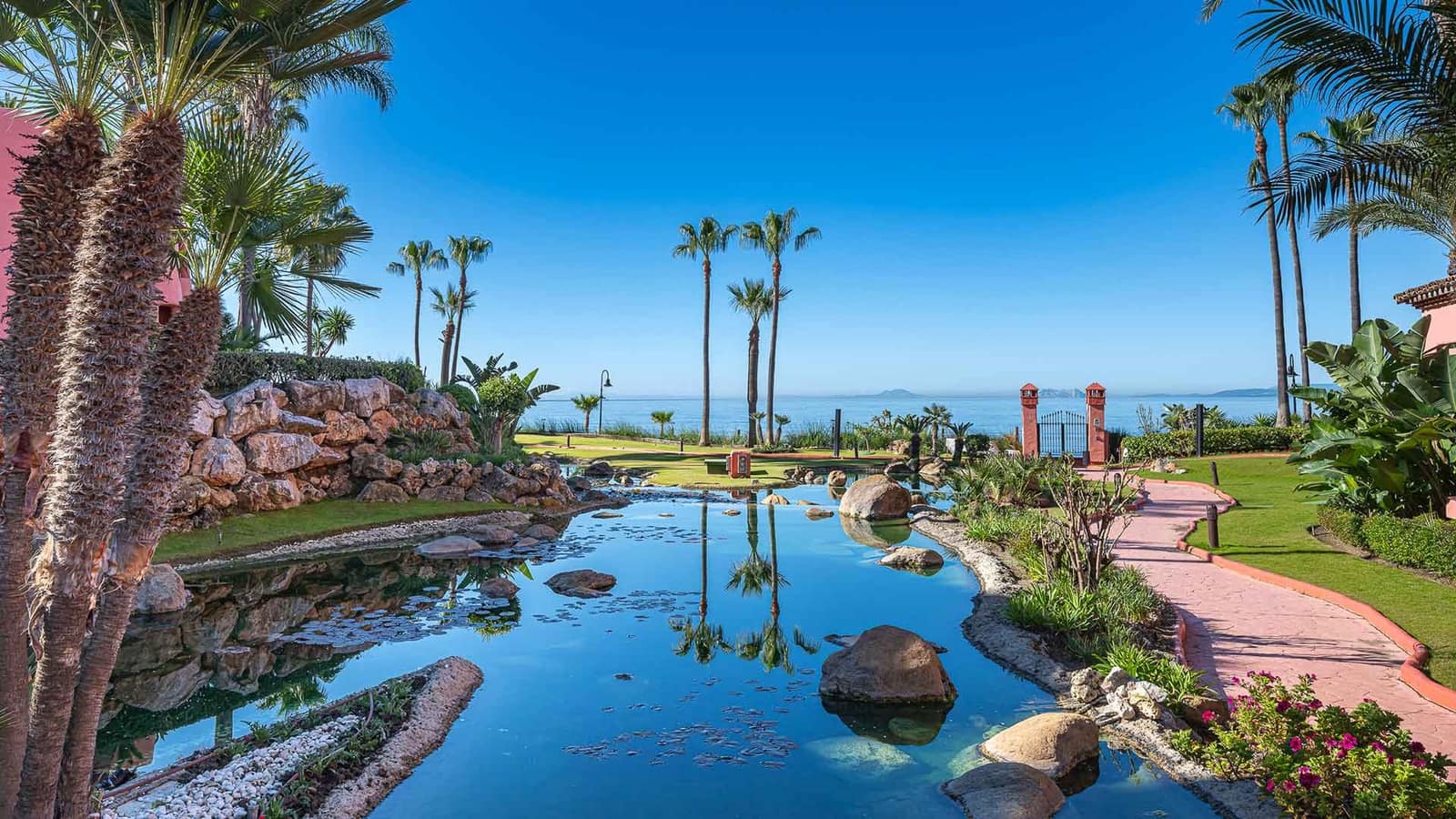 3 chambre Appartement à vendre à Estepona avec piscine - 2 395 000 € (Ref: 9953970)