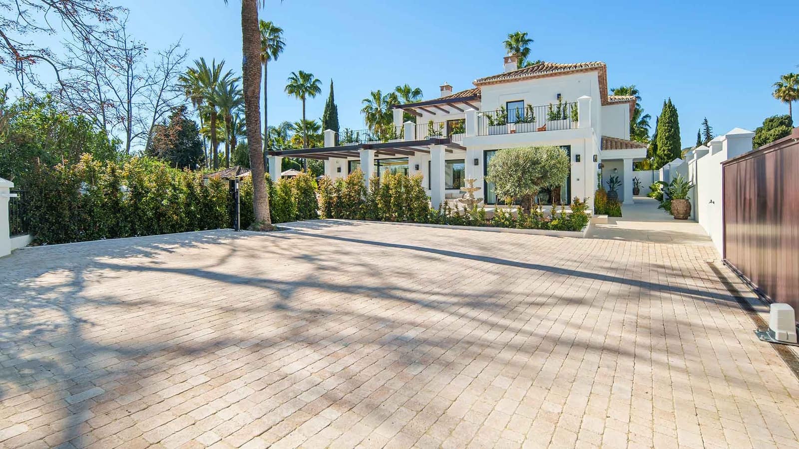 5 camera da letto Villa in vendita in Nueva Andalucia con piscina - 5.995.000 € (Rif: 9953972)