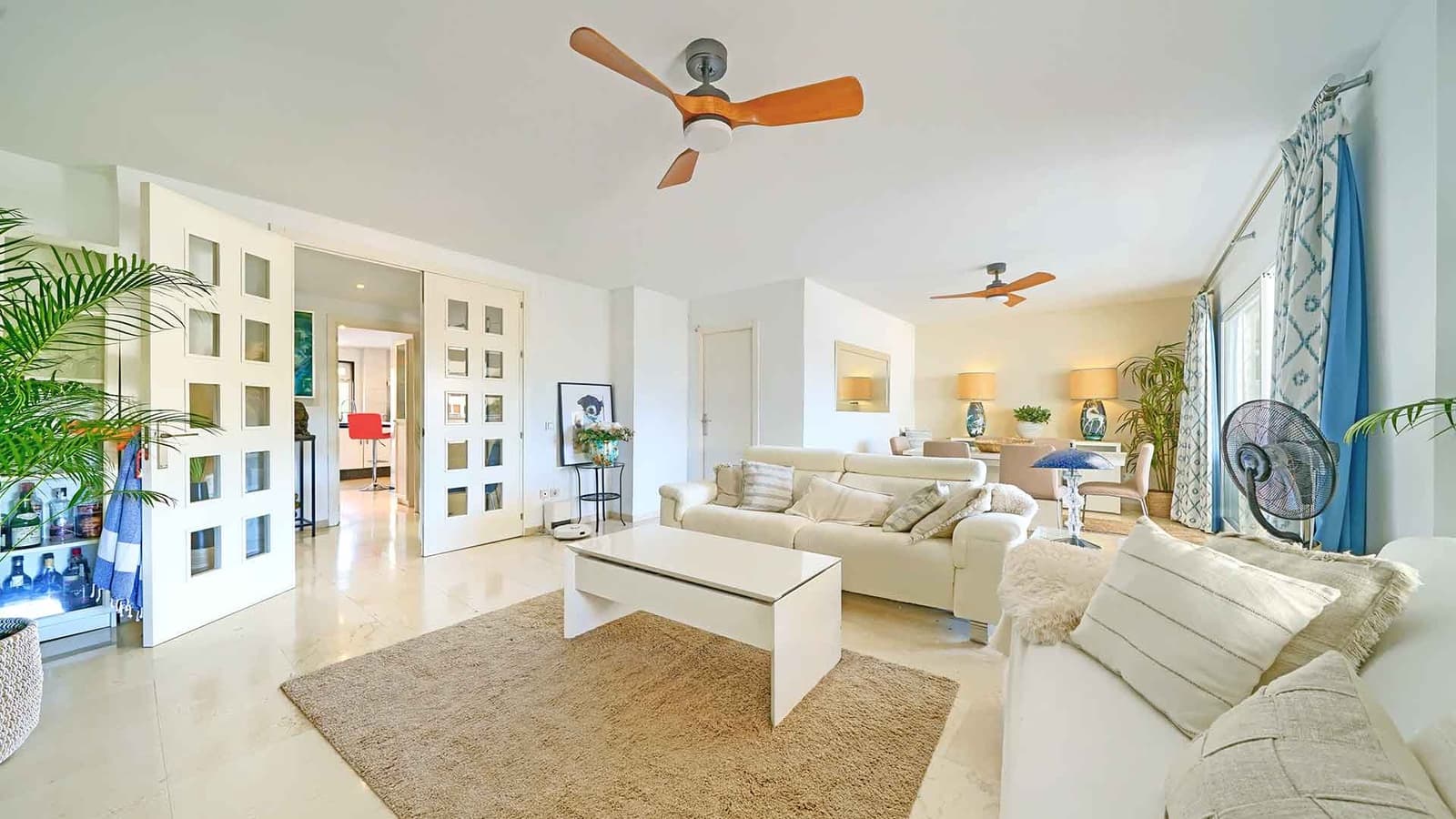 3 chambre Penthouse à vendre à Marbella avec piscine - 1 699 000 € (Ref: 9959472)