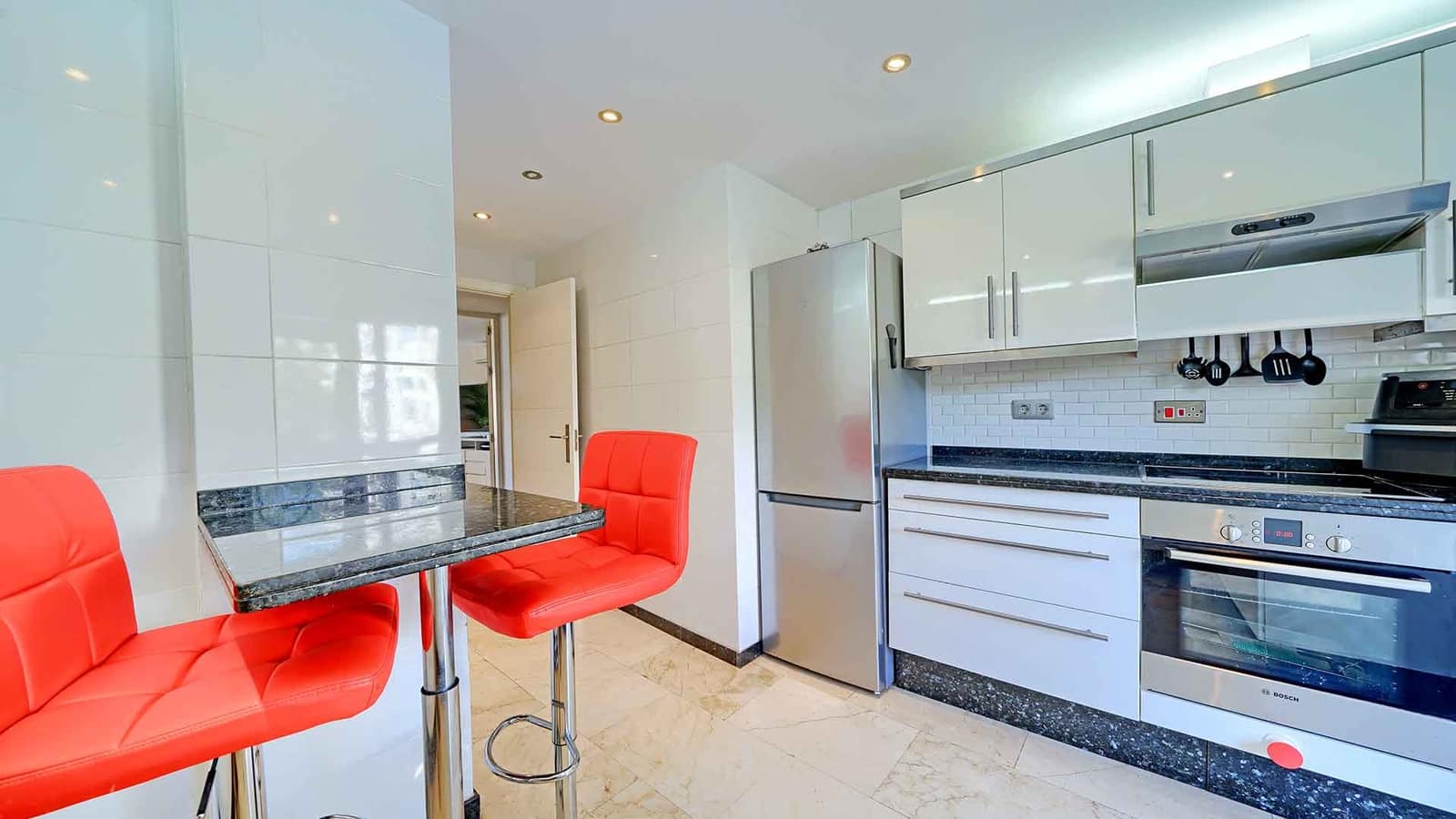 3 chambre Penthouse à vendre à Marbella avec piscine - 1 699 000 € (Ref: 9959472)