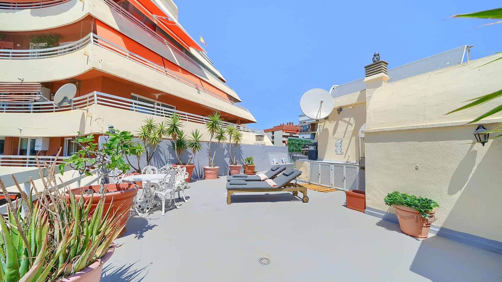 3 chambre Penthouse à vendre à Marbella avec piscine - 1 699 000 € (Ref: 9959472)