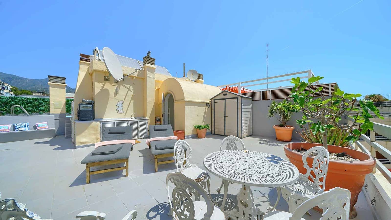 3 chambre Penthouse à vendre à Marbella avec piscine - 1 699 000 € (Ref: 9959472)