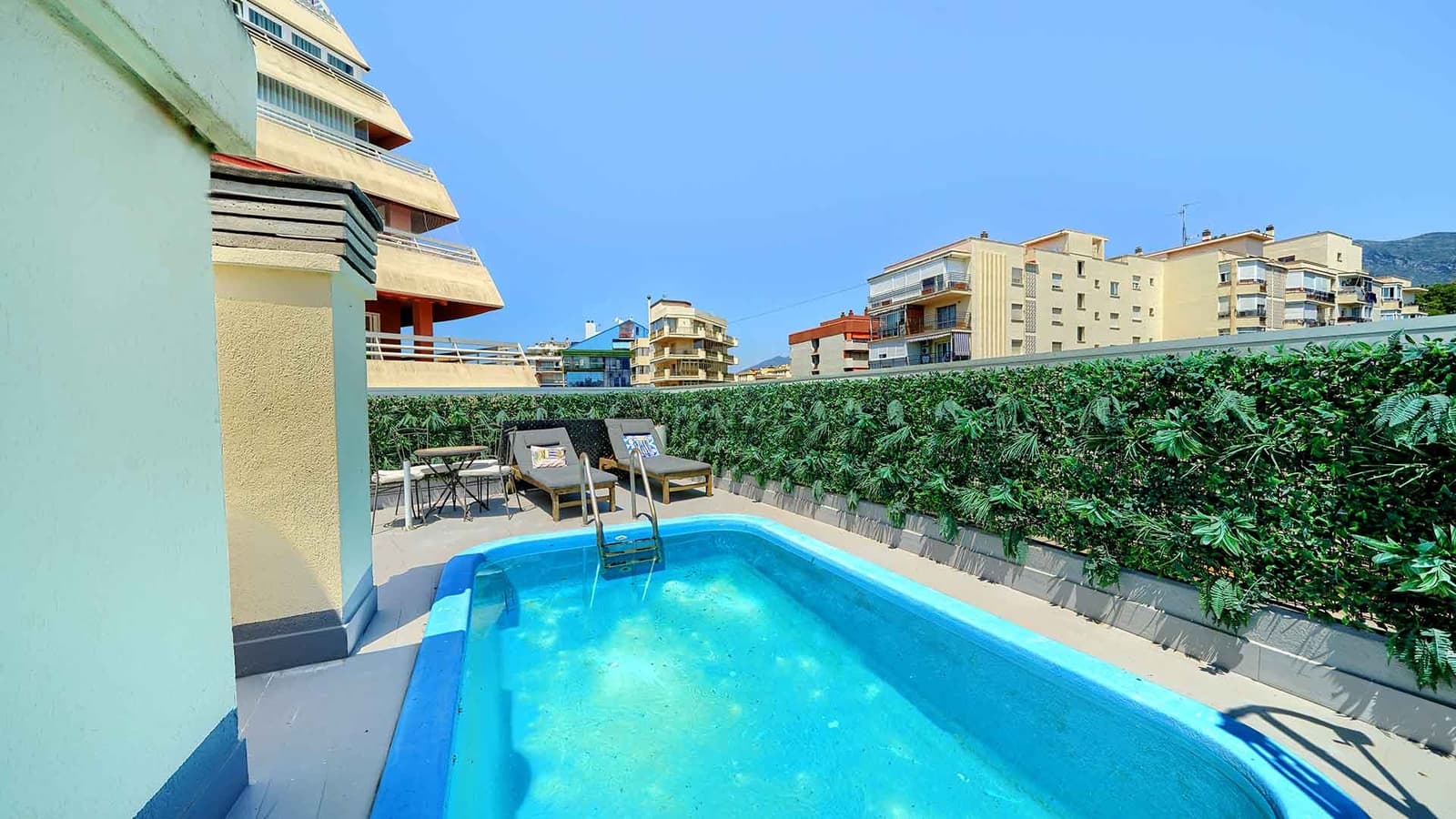 3 chambre Penthouse à vendre à Marbella avec piscine - 1 699 000 € (Ref: 9959472)