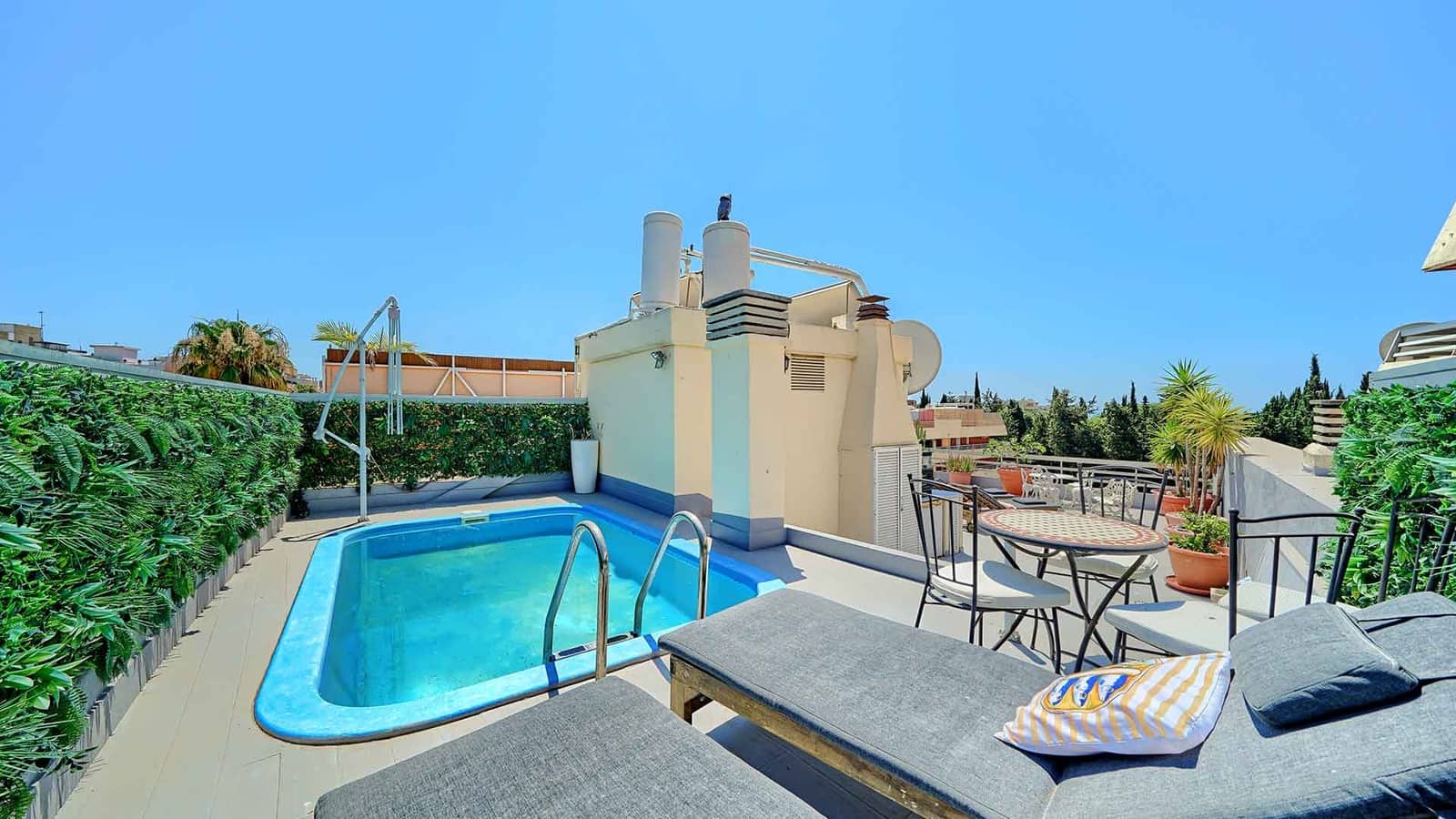 3 chambre Penthouse à vendre à Marbella avec piscine - 1 699 000 € (Ref: 9959472)