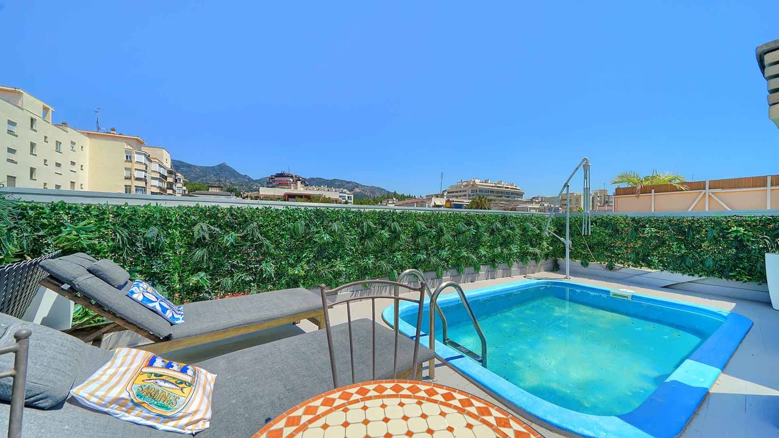 3 chambre Penthouse à vendre à Marbella avec piscine - 1 699 000 € (Ref: 9959472)