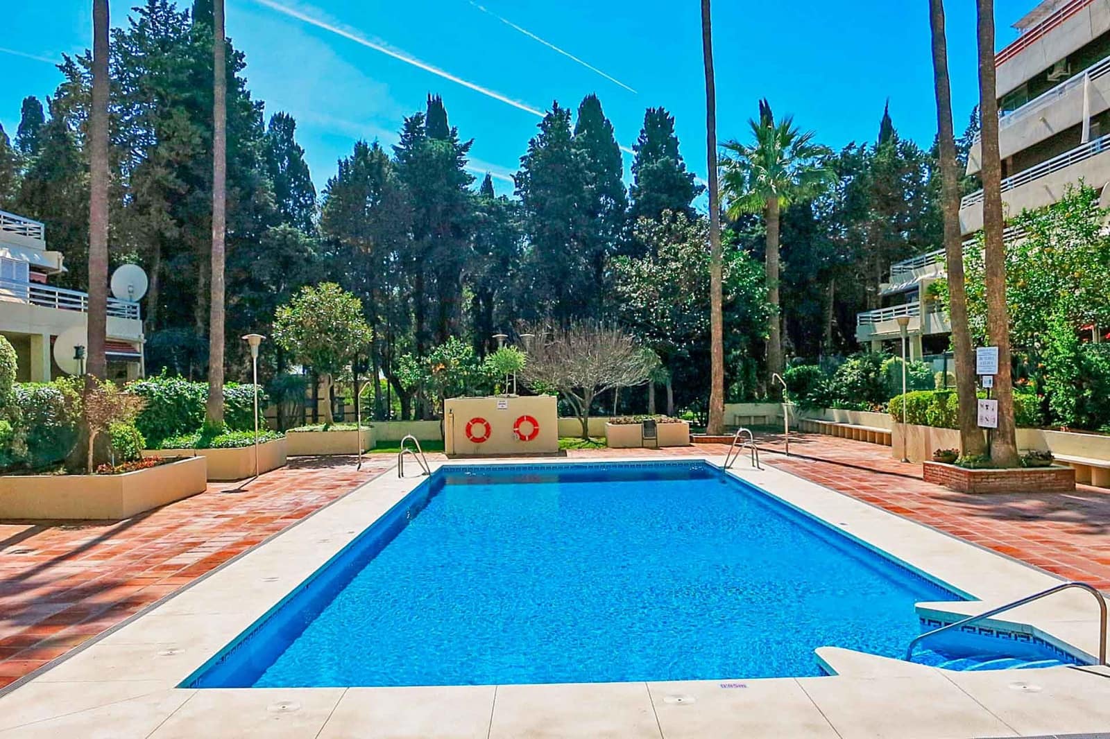 3 chambre Penthouse à vendre à Marbella avec piscine - 1 699 000 € (Ref: 9959472)