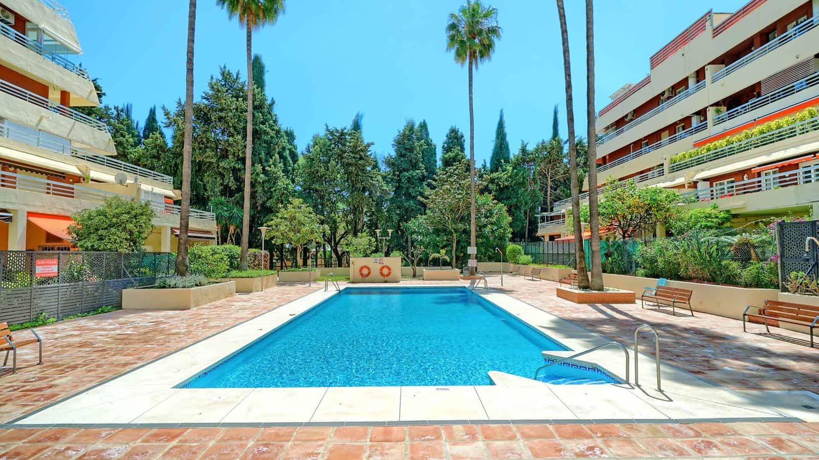 3 sovrum Takvåning till salu i Marbella med pool - 1 699 000 € (Ref: 9959472)