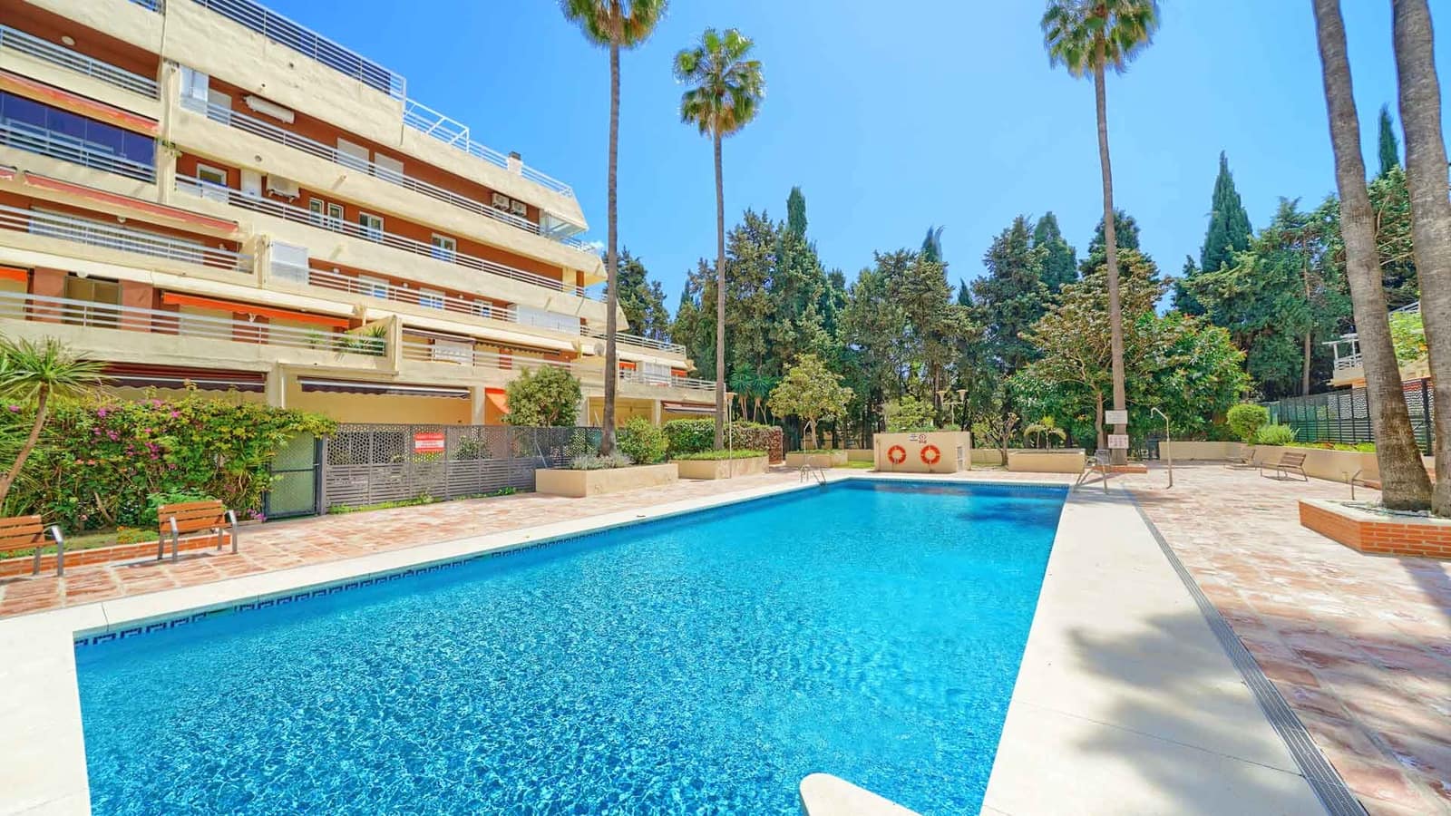 3 sovrum Takvåning till salu i Marbella med pool - 1 699 000 € (Ref: 9959472)