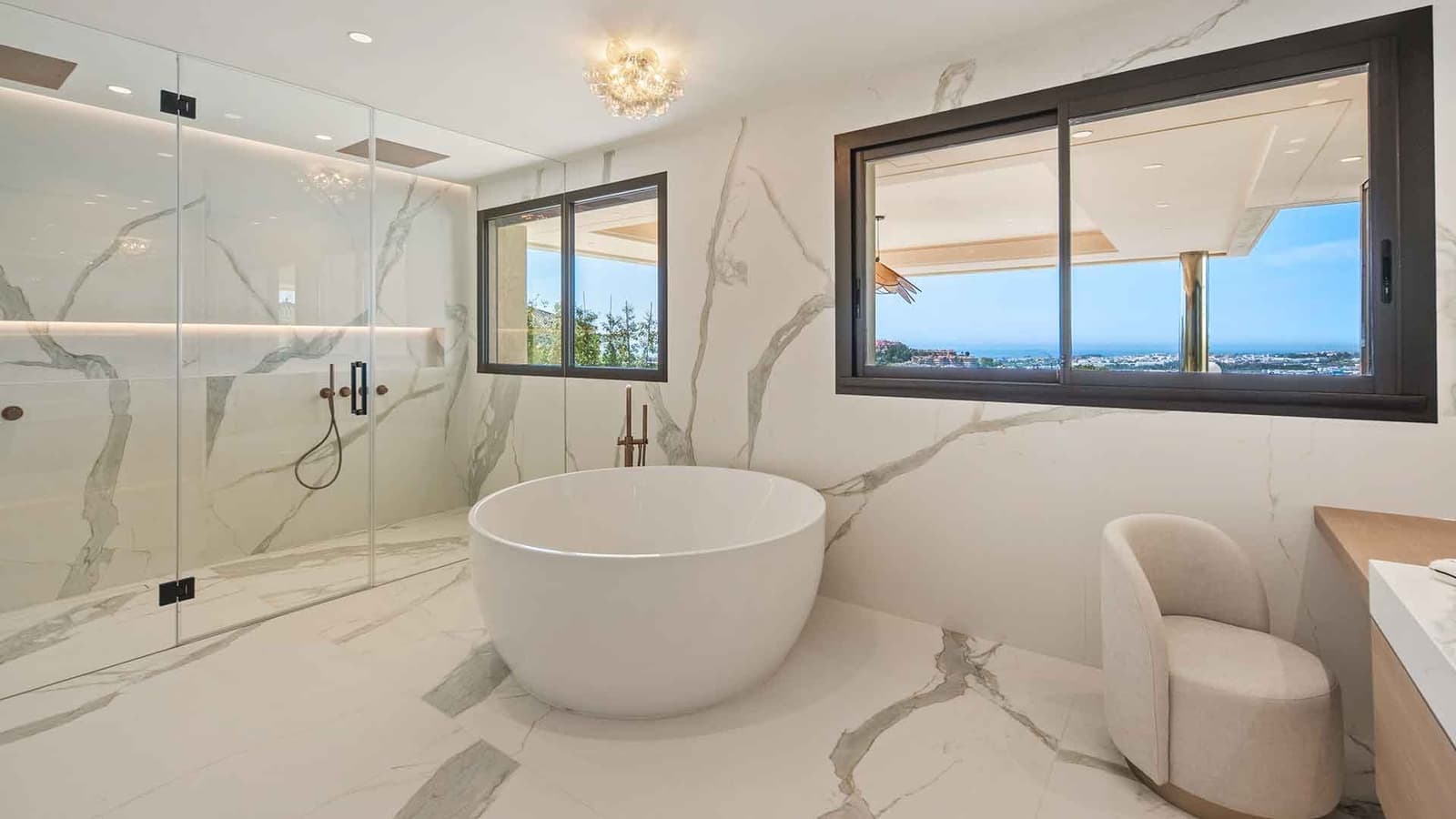 Ático de 5 habitaciones en Nueva Andalucia en venta con piscina - 6.900.000 € (Ref: 9965011)