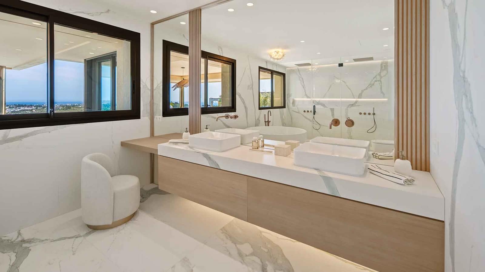 Ático de 5 habitaciones en Nueva Andalucia en venta con piscina - 6.900.000 € (Ref: 9965011)