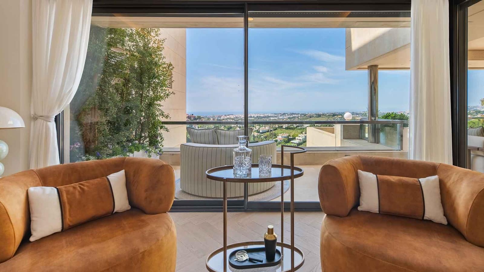 Ático de 5 habitaciones en Nueva Andalucia en venta con piscina - 6.900.000 € (Ref: 9965011)