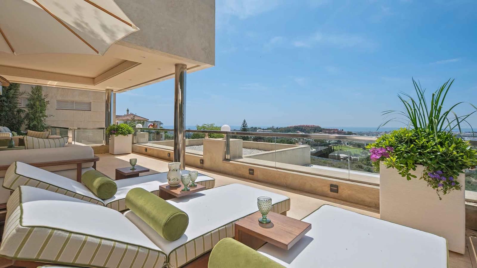 Ático de 5 habitaciones en Nueva Andalucia en venta con piscina - 6.900.000 € (Ref: 9965011)
