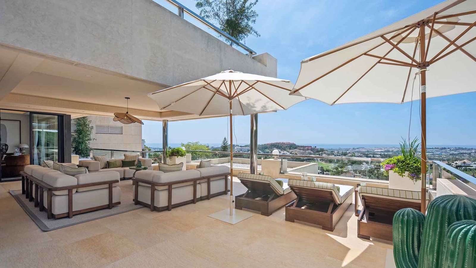 Ático de 5 habitaciones en Nueva Andalucia en venta con piscina - 6.900.000 € (Ref: 9965011)