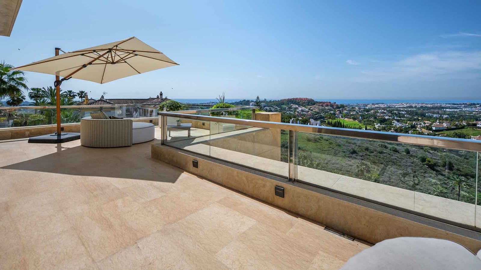 Ático de 5 habitaciones en Nueva Andalucia en venta con piscina - 6.900.000 € (Ref: 9965011)
