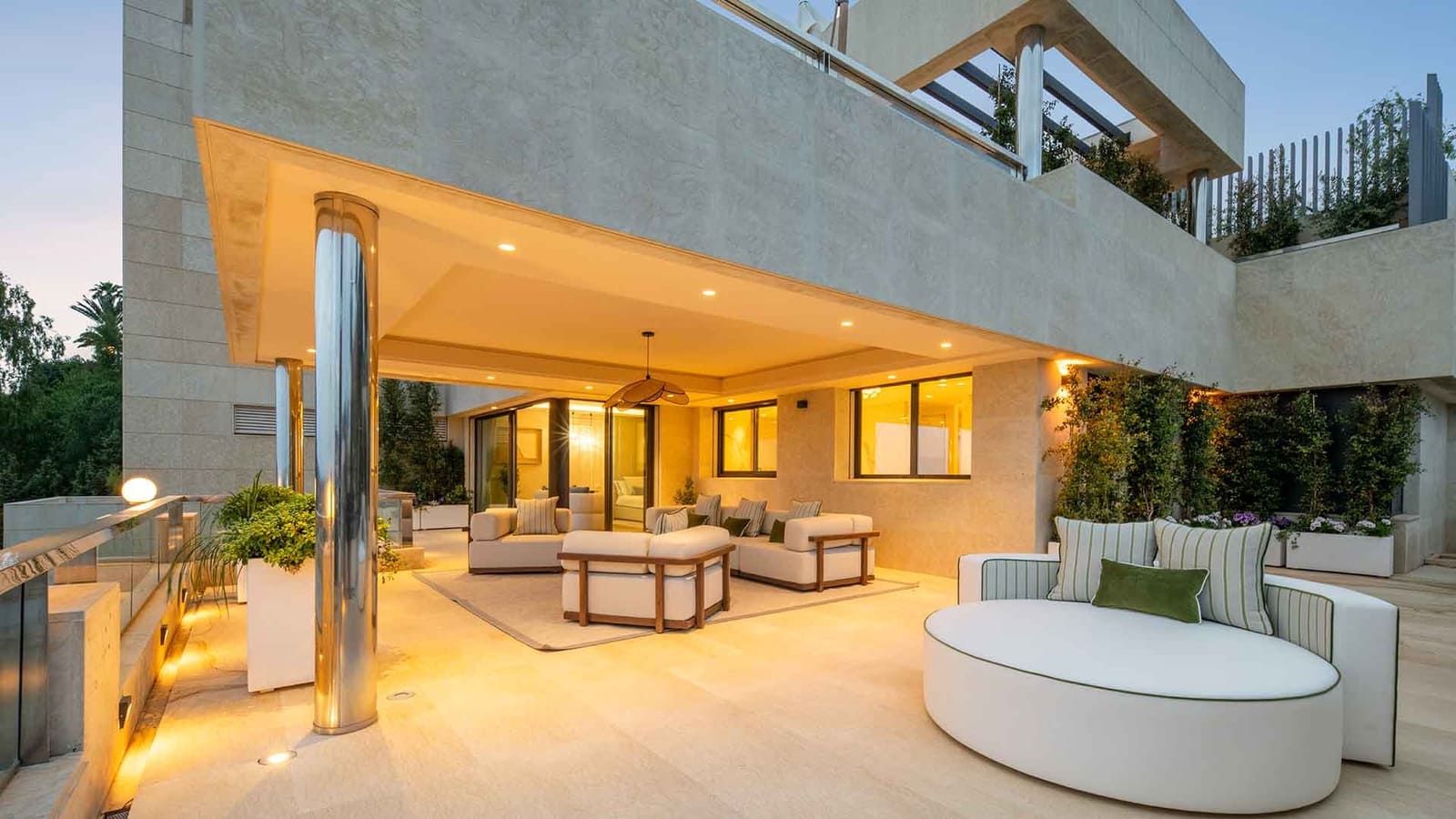 Ático de 5 habitaciones en Nueva Andalucia en venta con piscina - 6.900.000 € (Ref: 9965011)