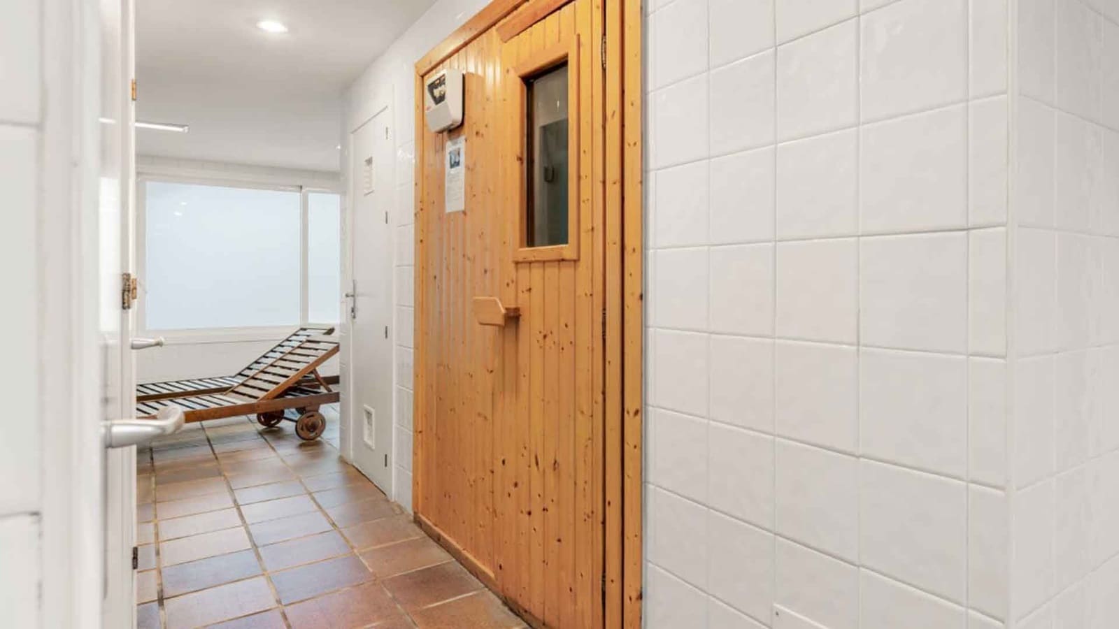 2 bedroom Apartment for sale in Golden Mile with pool - € 1,260,000 (Ref: 9966376)