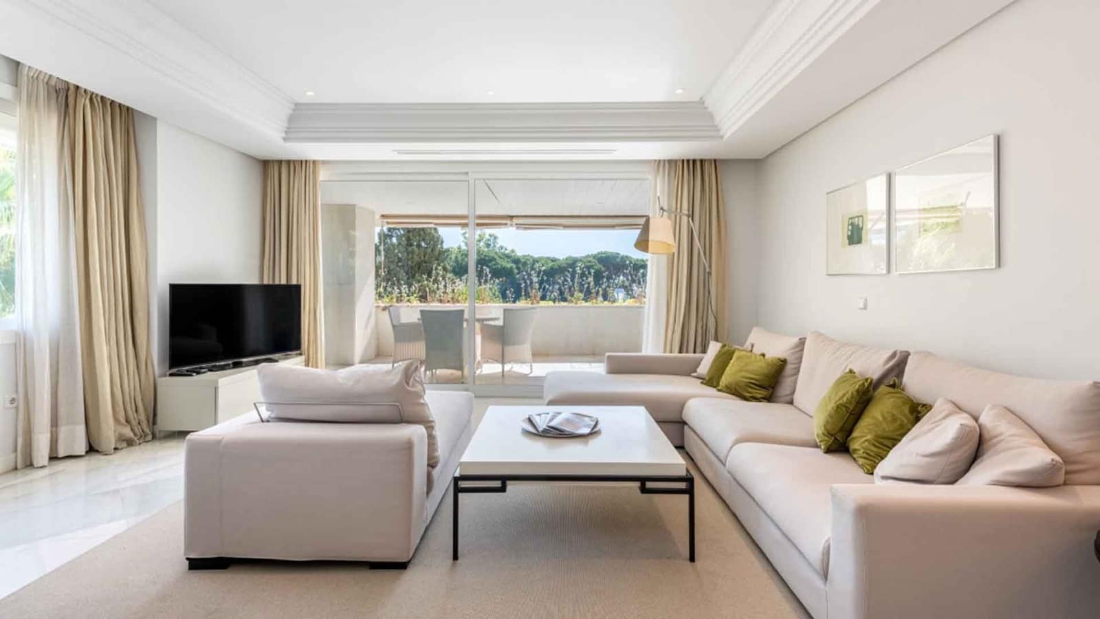 2 bedroom Apartment for sale in Golden Mile with pool - € 1,260,000 (Ref: 9966376)