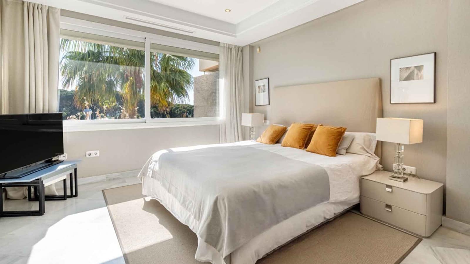 2 bedroom Apartment for sale in Golden Mile with pool - € 1,260,000 (Ref: 9966376)