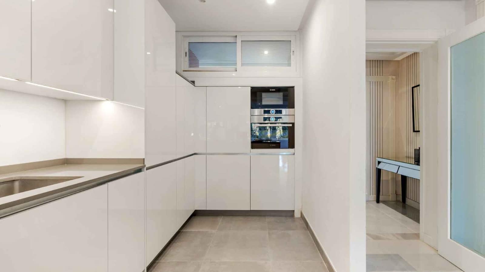 2 bedroom Apartment for sale in Golden Mile with pool - € 1,210,000 (Ref: 9966377)
