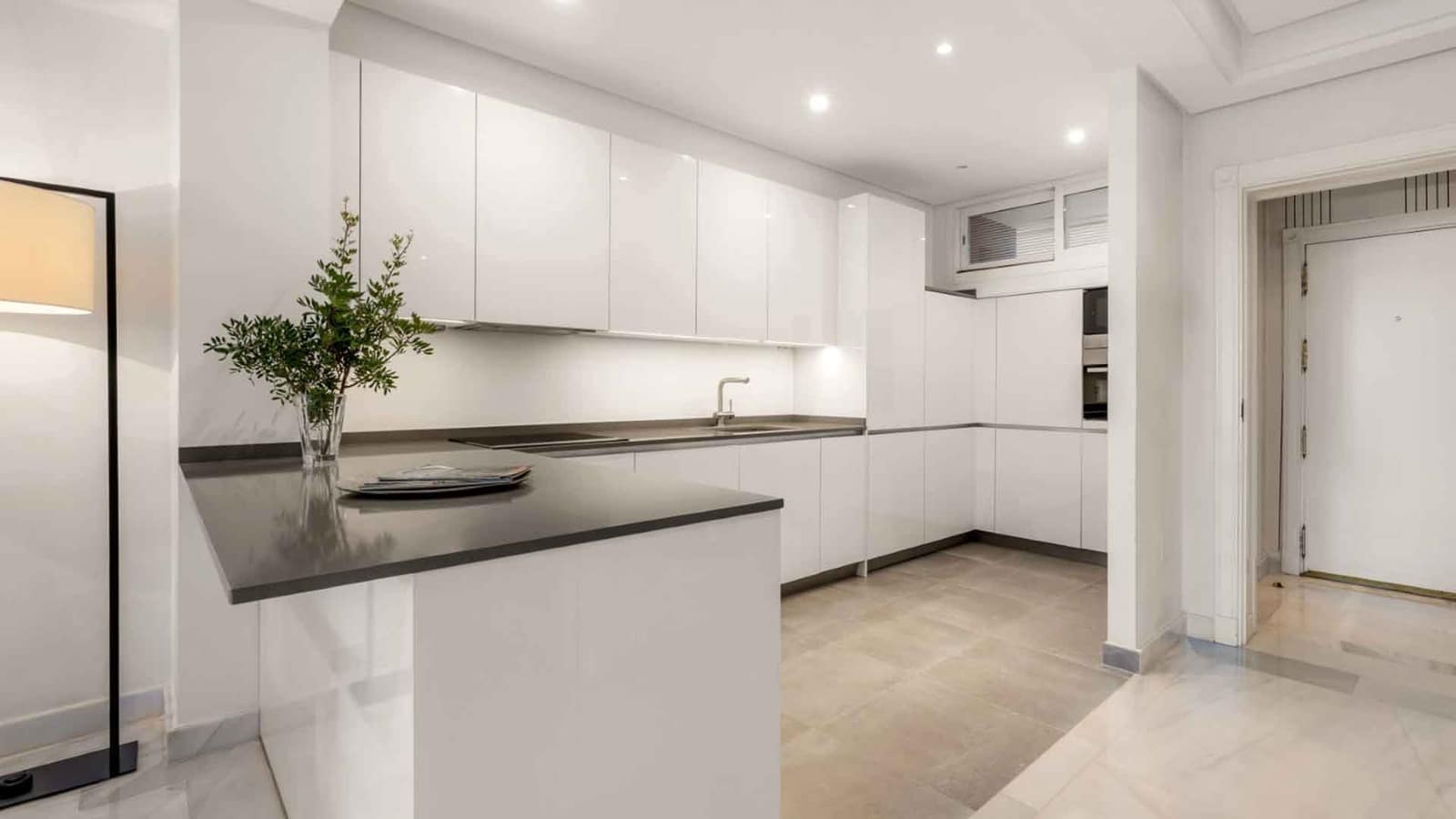 2 bedroom Apartment for sale in Golden Mile with pool - € 1,210,000 (Ref: 9966377)