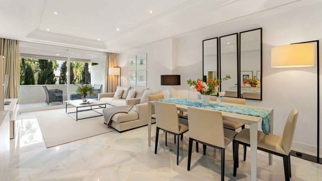 2 bedroom Apartment for sale in Lomas De Marbella, Marbella with pool - € 1,210,000 (Ref: 9966377)