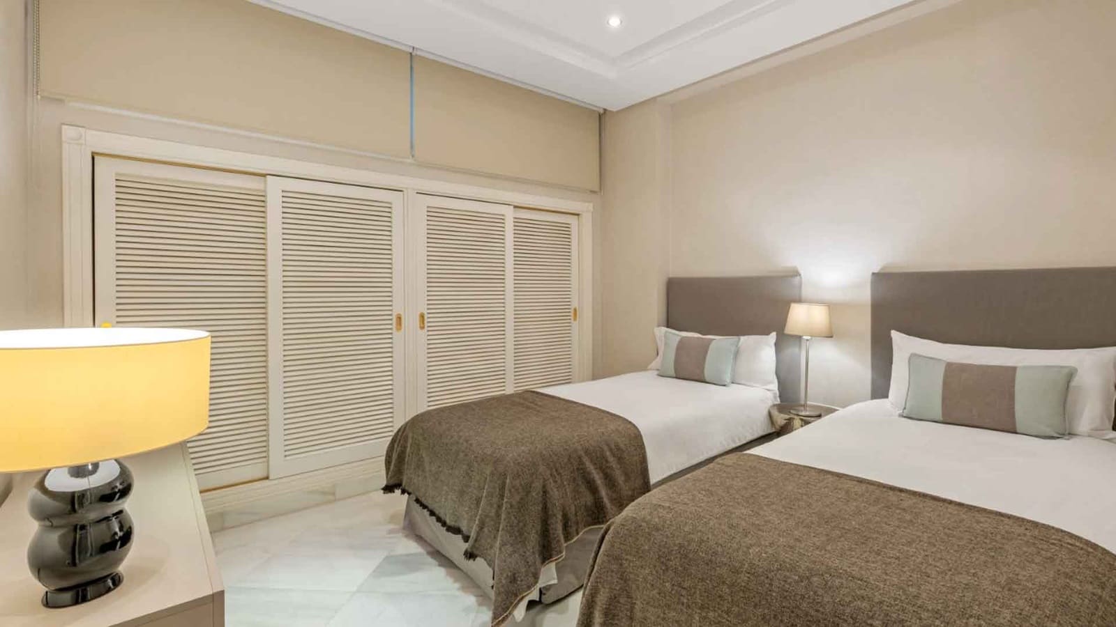 2 bedroom Apartment for sale in Golden Mile with pool - € 1,210,000 (Ref: 9966377)