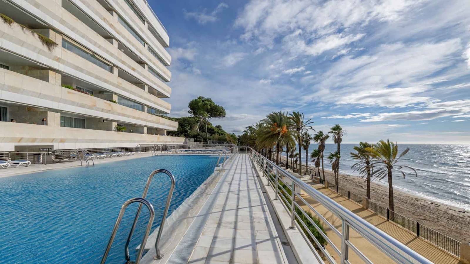 2 bedroom Apartment for sale in Golden Mile with pool - € 1,210,000 (Ref: 9966377)