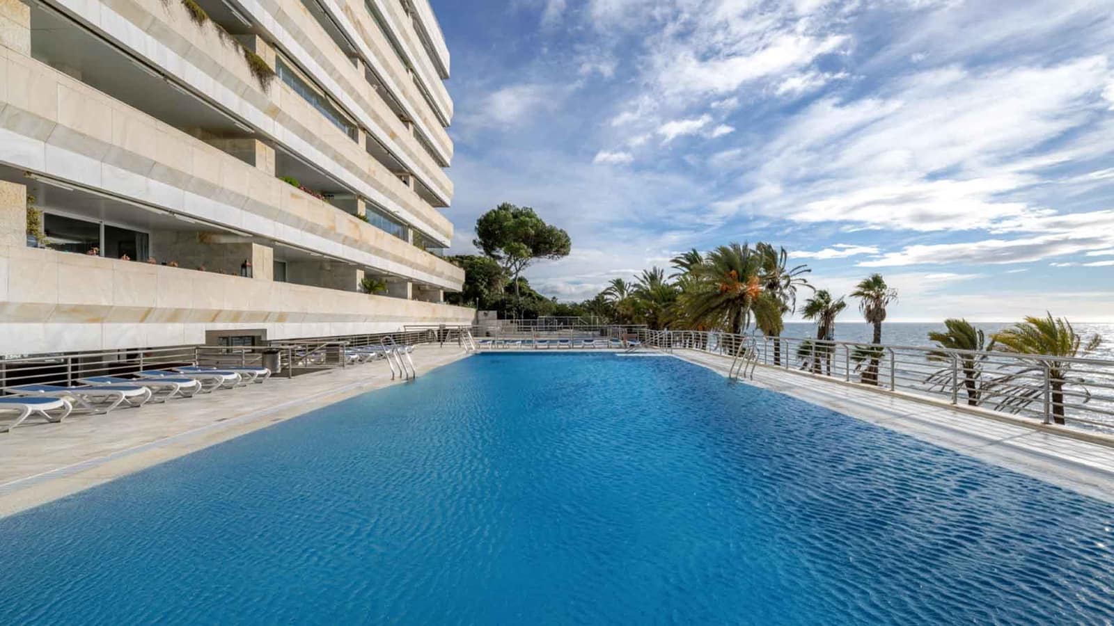 2 bedroom Apartment for sale in Golden Mile with pool - € 1,210,000 (Ref: 9966377)