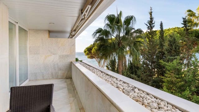 2 bedroom Apartment for sale in Lomas De Marbella, Marbella with pool - € 1,210,000 (Ref: 9966377)