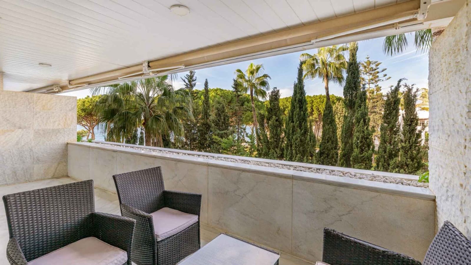 2 bedroom Apartment for sale in Golden Mile with pool - € 1,210,000 (Ref: 9966377)