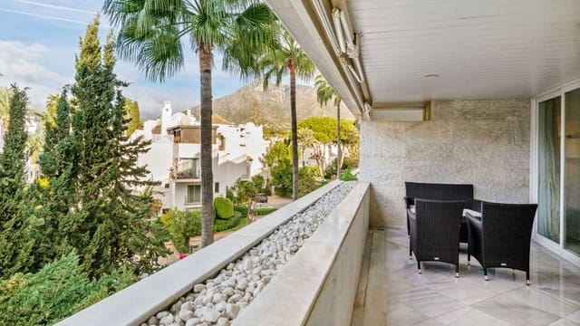 2 bedroom Apartment for sale in Lomas De Marbella, Marbella with pool - € 1,210,000 (Ref: 9966377)