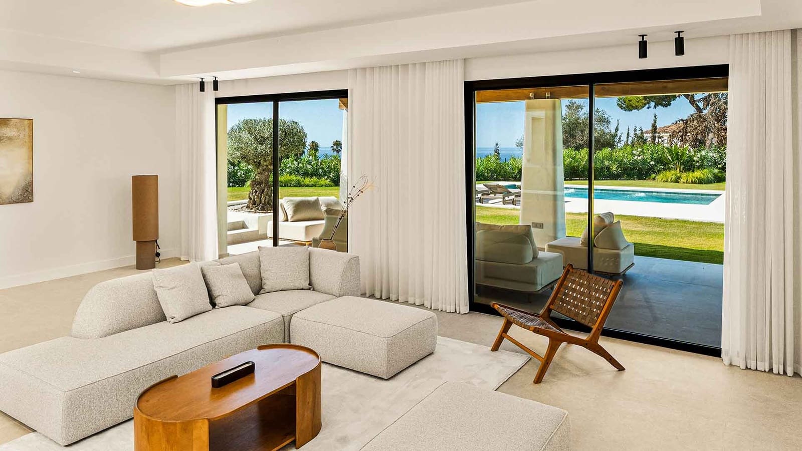 5 bedroom Villa for sale in Marbella with pool - € 3,895,000 (Ref: 9977032)