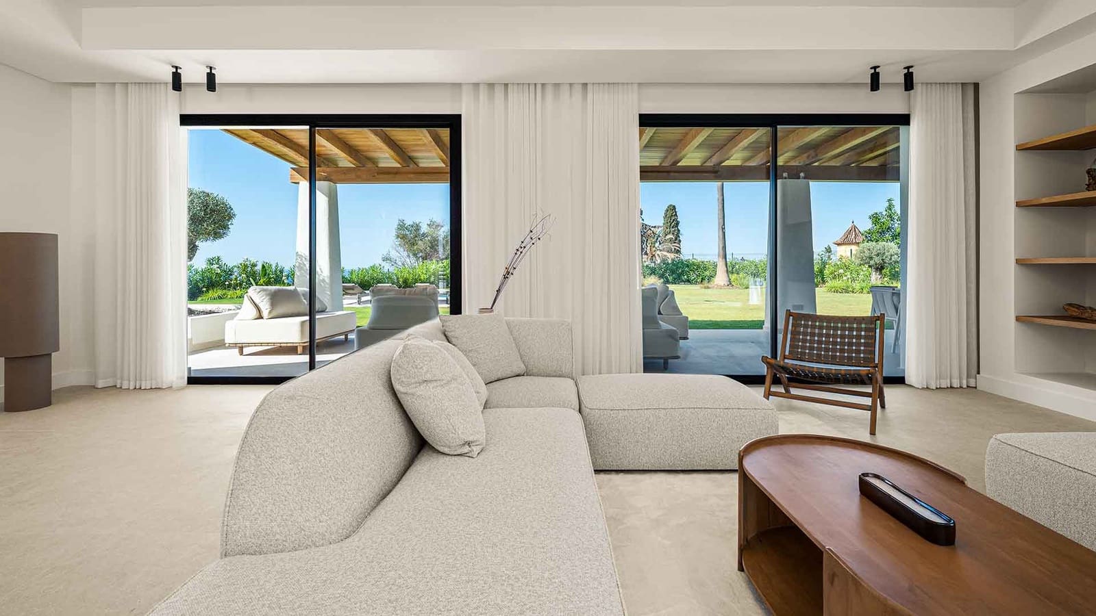5 bedroom Villa for sale in Marbella with pool - € 3,895,000 (Ref: 9977032)