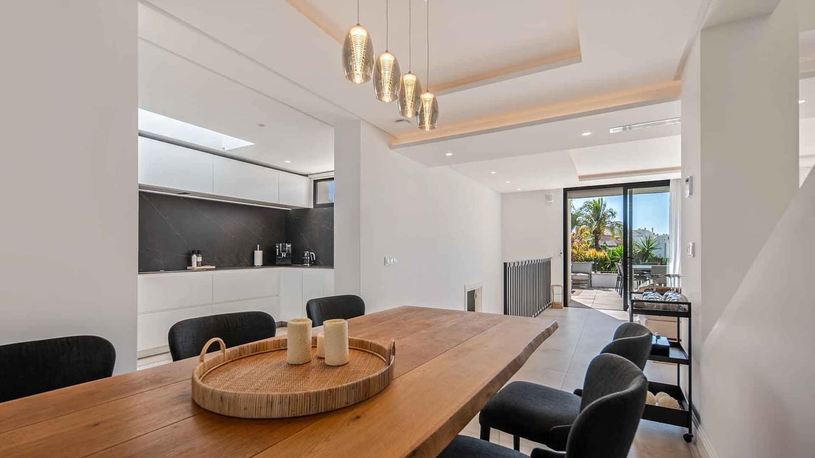 5 bedroom Villa for sale in Nueva Andalucia with pool - € 3,800,000 (Ref: 9979583)