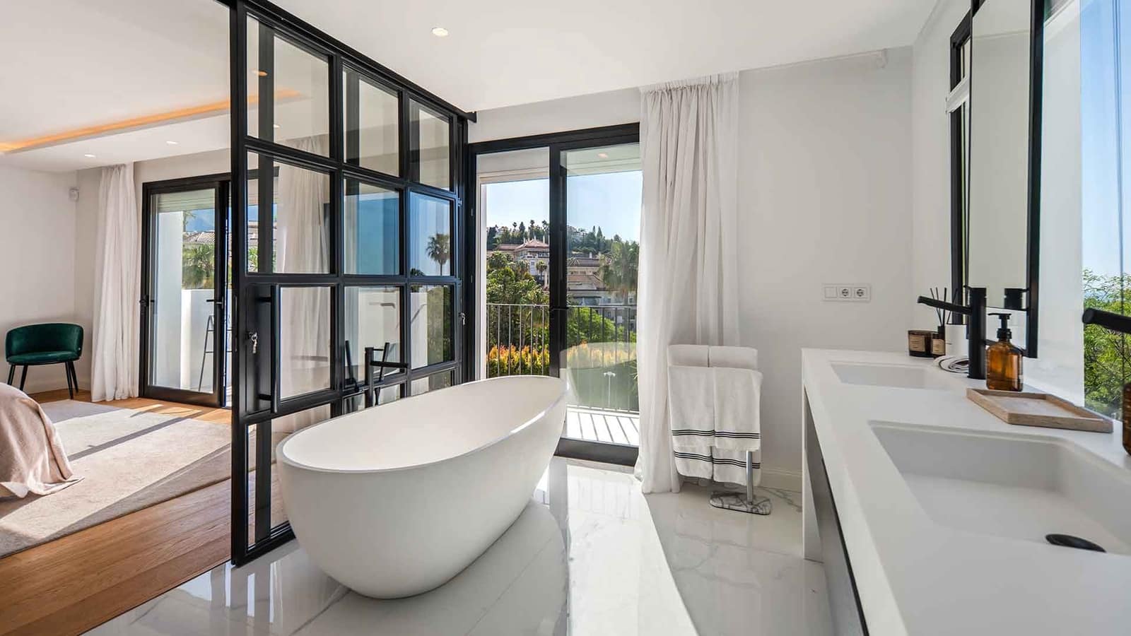5 bedroom Villa for sale in Nueva Andalucia with pool - € 3,800,000 (Ref: 9979583)
