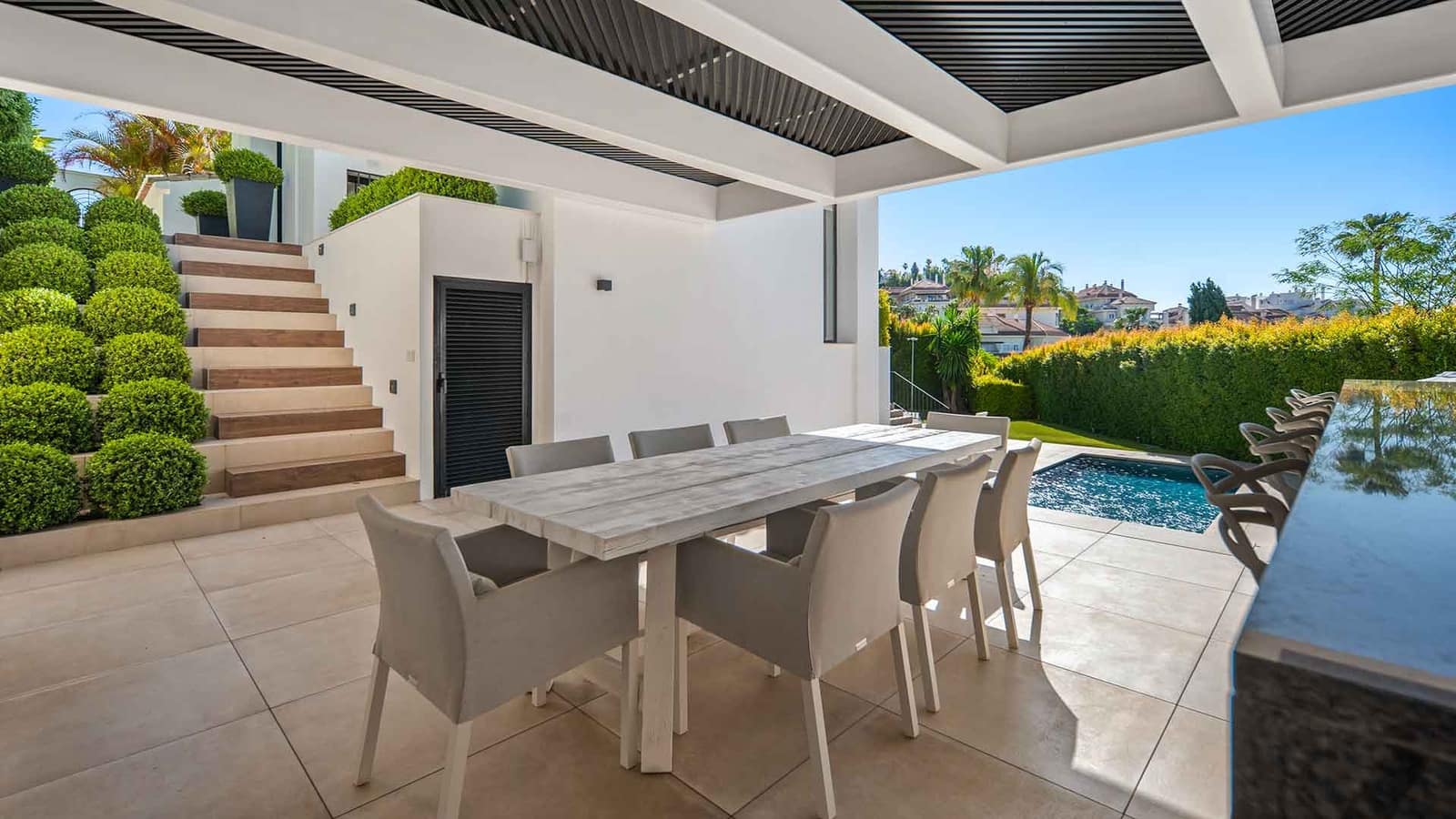 5 bedroom Villa for sale in Nueva Andalucia with pool - € 3,800,000 (Ref: 9979583)