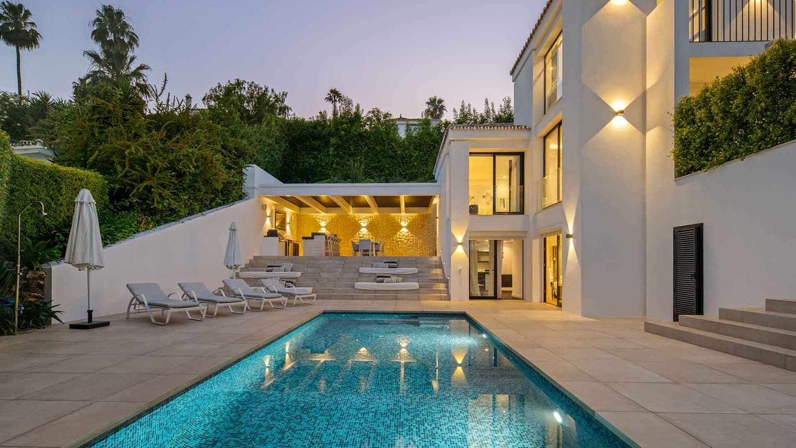 5 bedroom Villa for sale in Nueva Andalucia with pool - € 3,800,000 (Ref: 9979583)