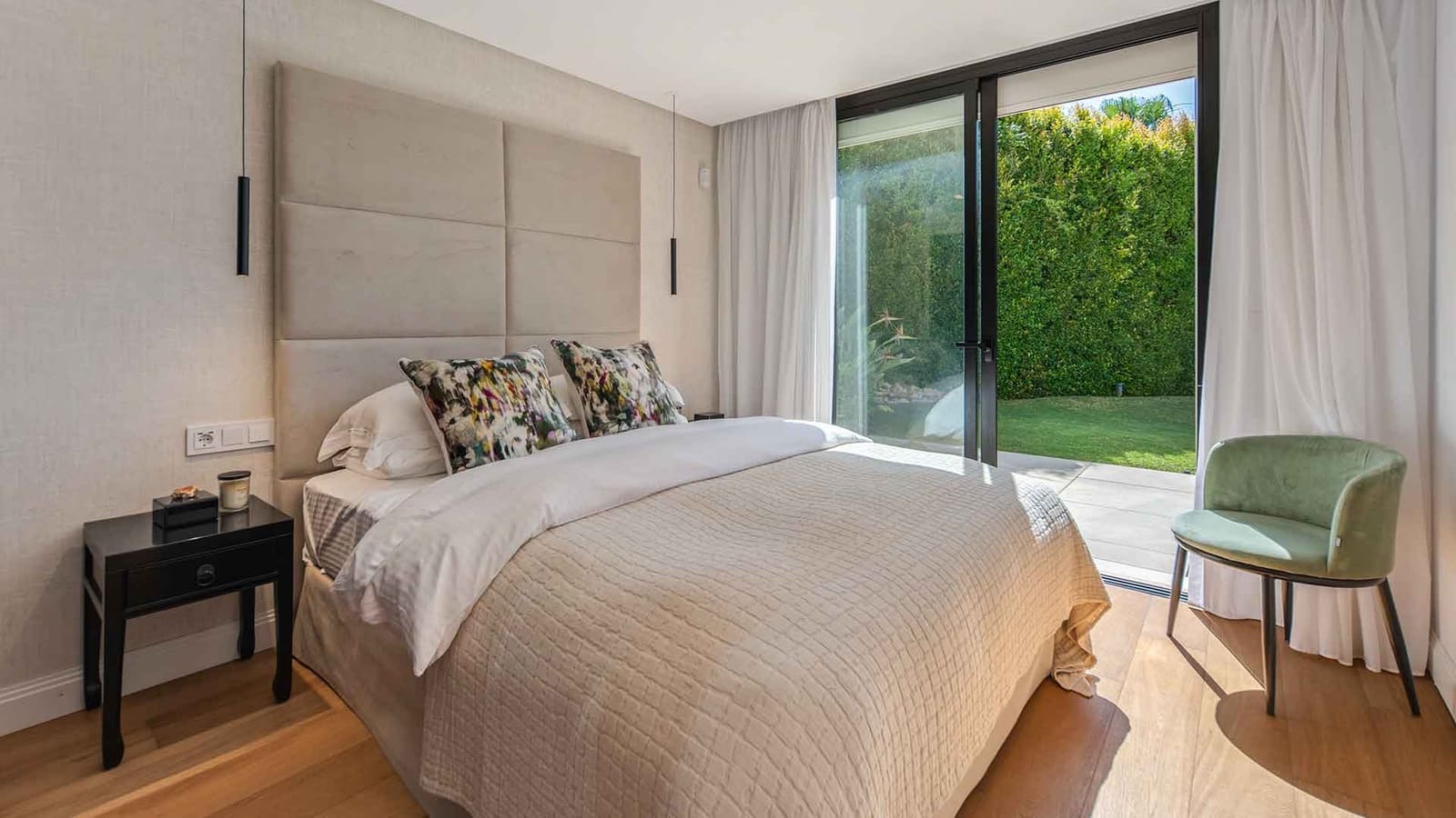 5 bedroom Villa for sale in Nueva Andalucia with pool - € 3,800,000 (Ref: 9979583)