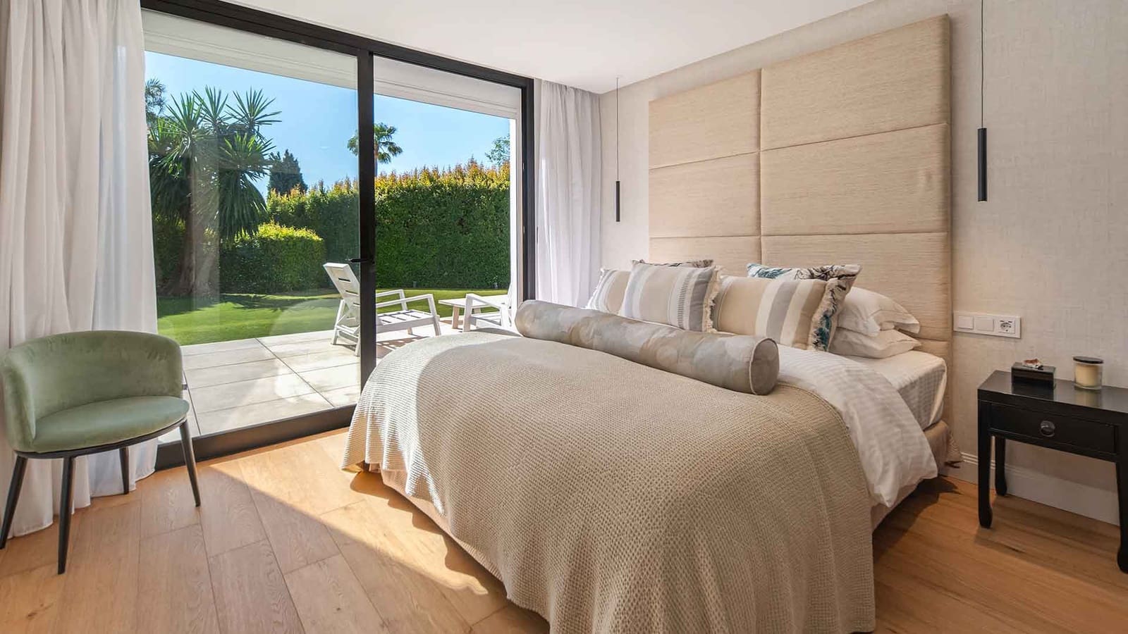 5 bedroom Villa for sale in Nueva Andalucia with pool - € 3,800,000 (Ref: 9979583)