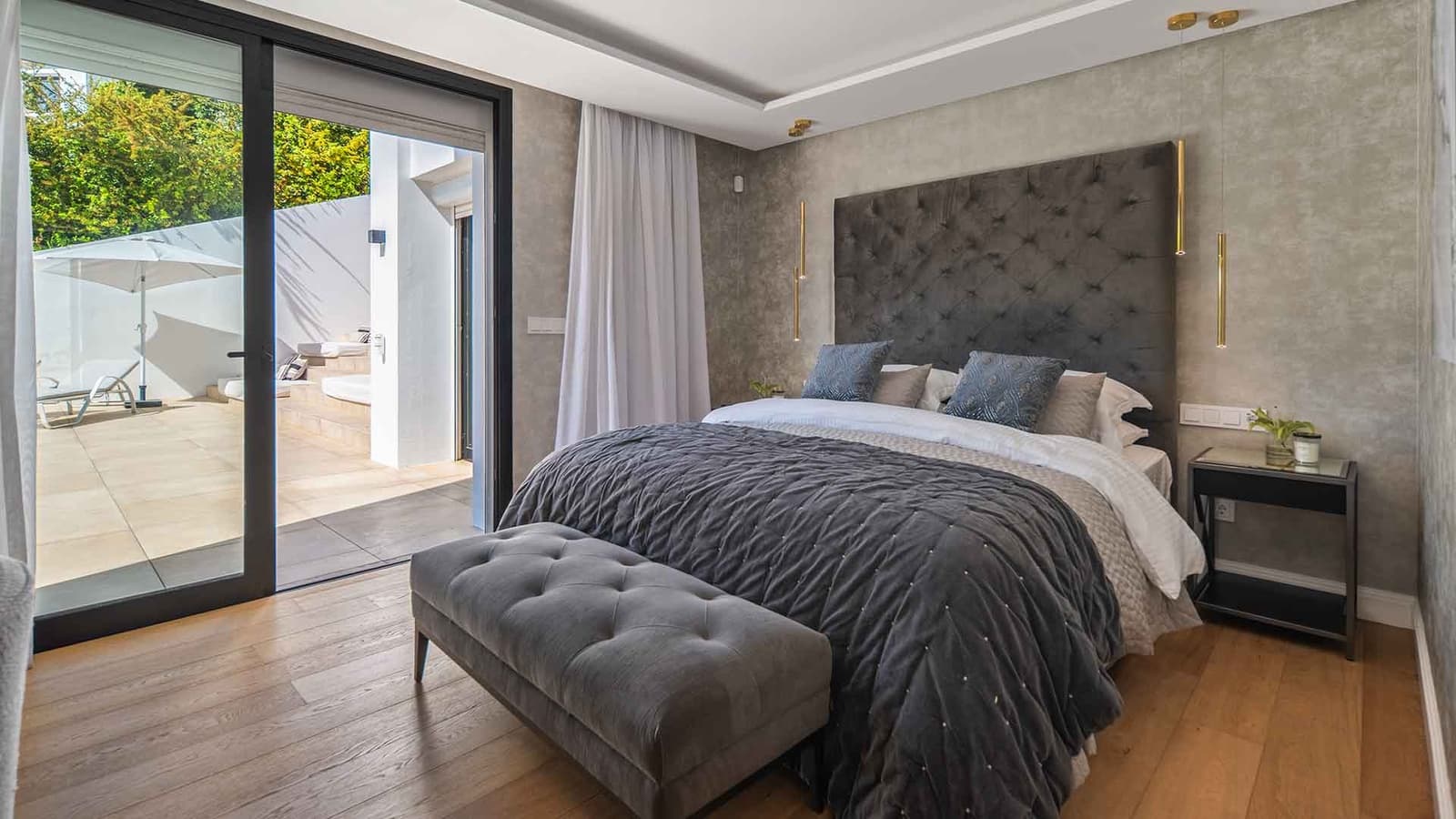 5 bedroom Villa for sale in Nueva Andalucia with pool - € 3,800,000 (Ref: 9979583)