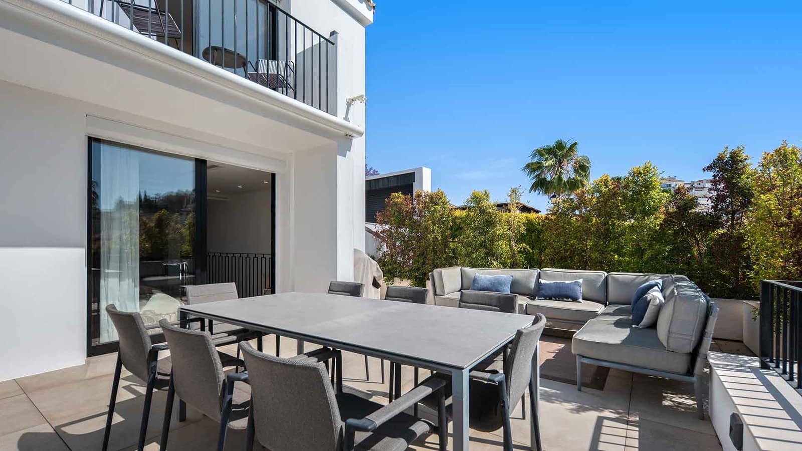 5 bedroom Villa for sale in Nueva Andalucia with pool - € 3,800,000 (Ref: 9979583)