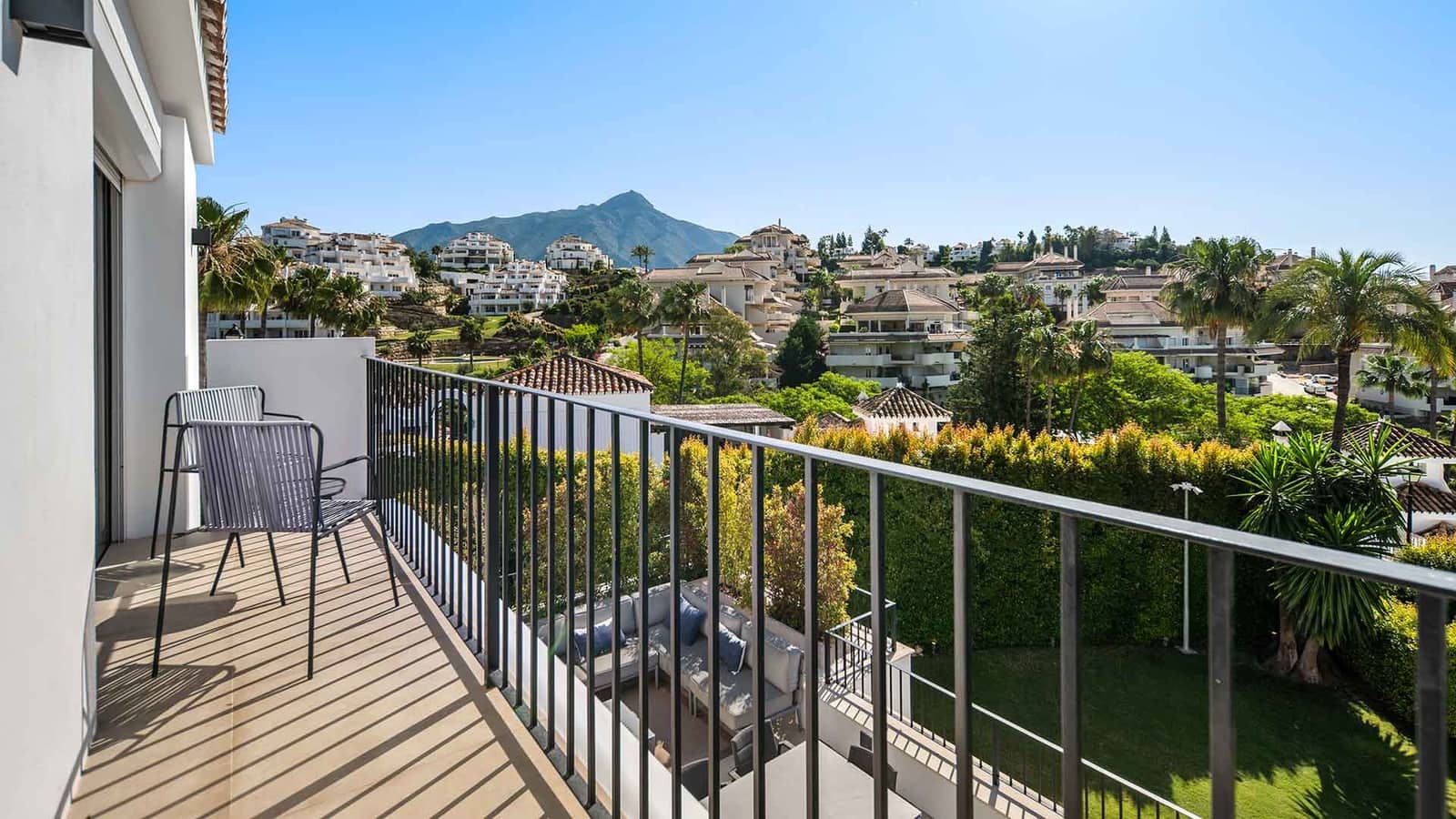 5 bedroom Villa for sale in Nueva Andalucia with pool - € 3,800,000 (Ref: 9979583)