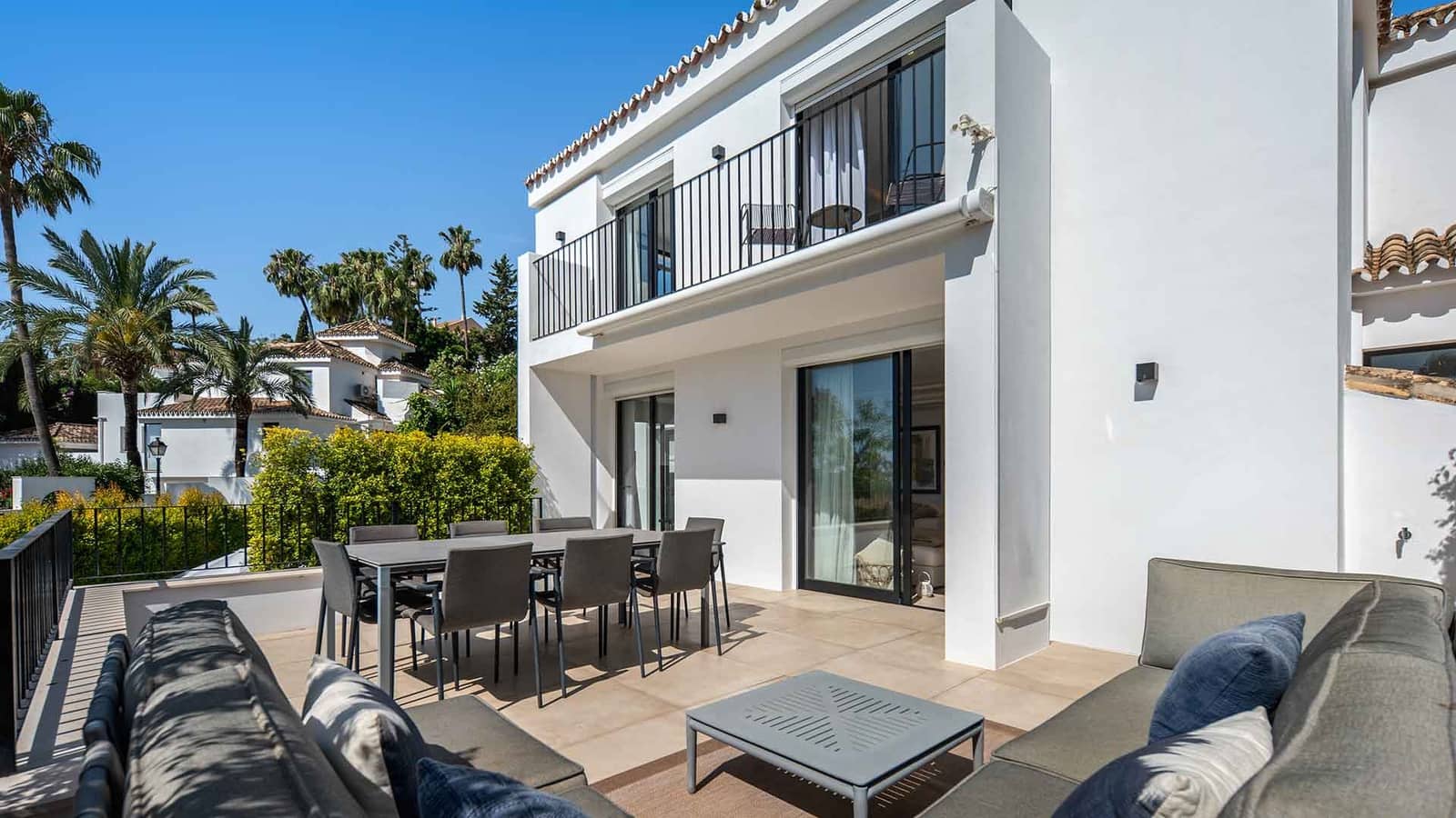 5 bedroom Villa for sale in Nueva Andalucia with pool - € 3,800,000 (Ref: 9979583)