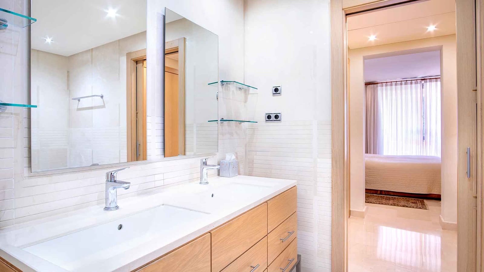 2 bedroom Apartment for sale in Golden Mile with pool - € 1,350,000 (Ref: 9986587)