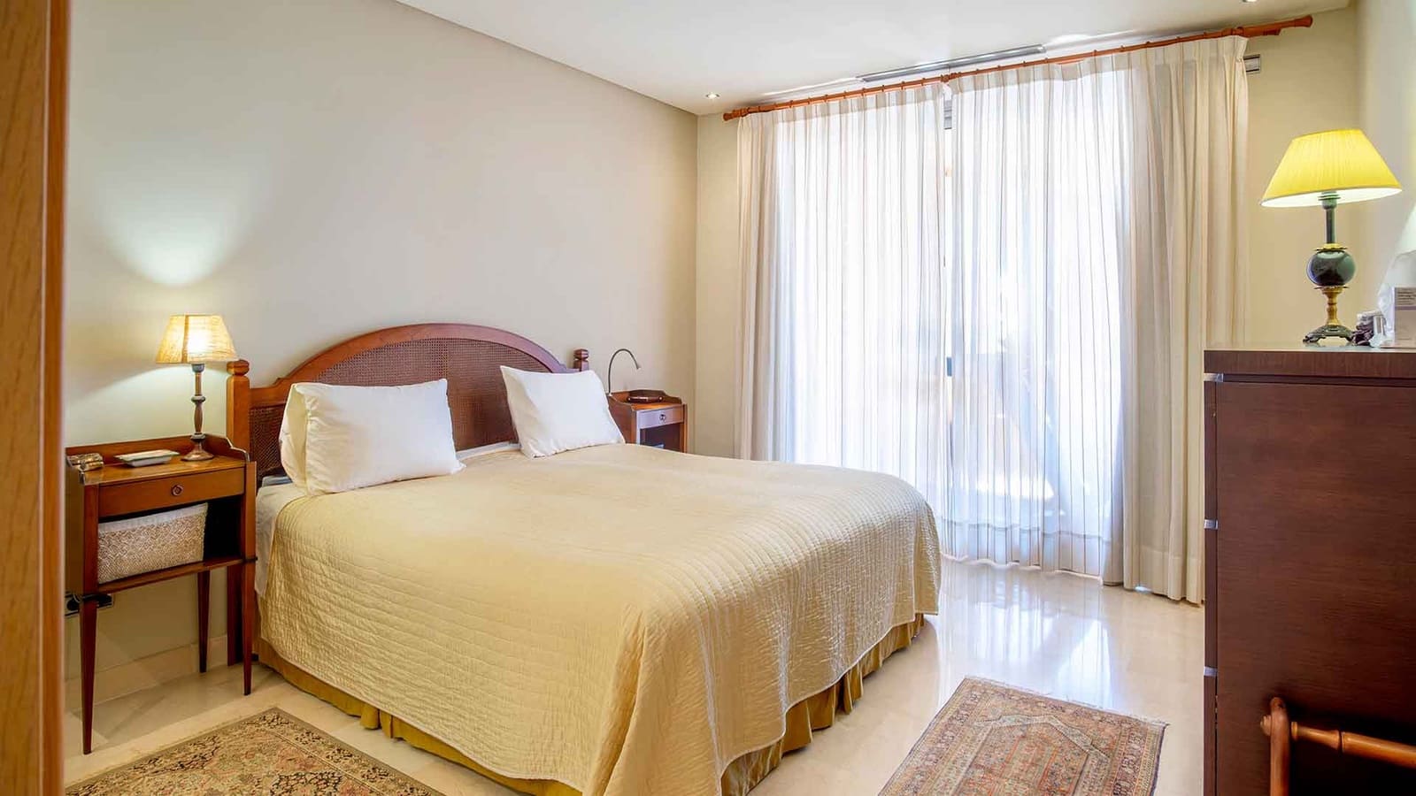 2 bedroom Apartment for sale in Golden Mile with pool - € 1,350,000 (Ref: 9986587)