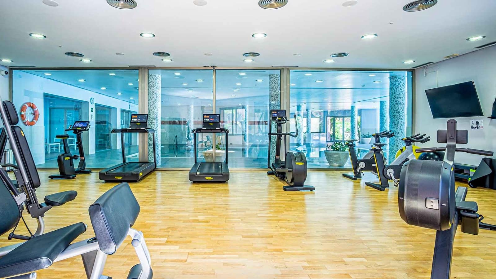 2 bedroom Apartment for sale in Golden Mile with pool - € 1,350,000 (Ref: 9986587)