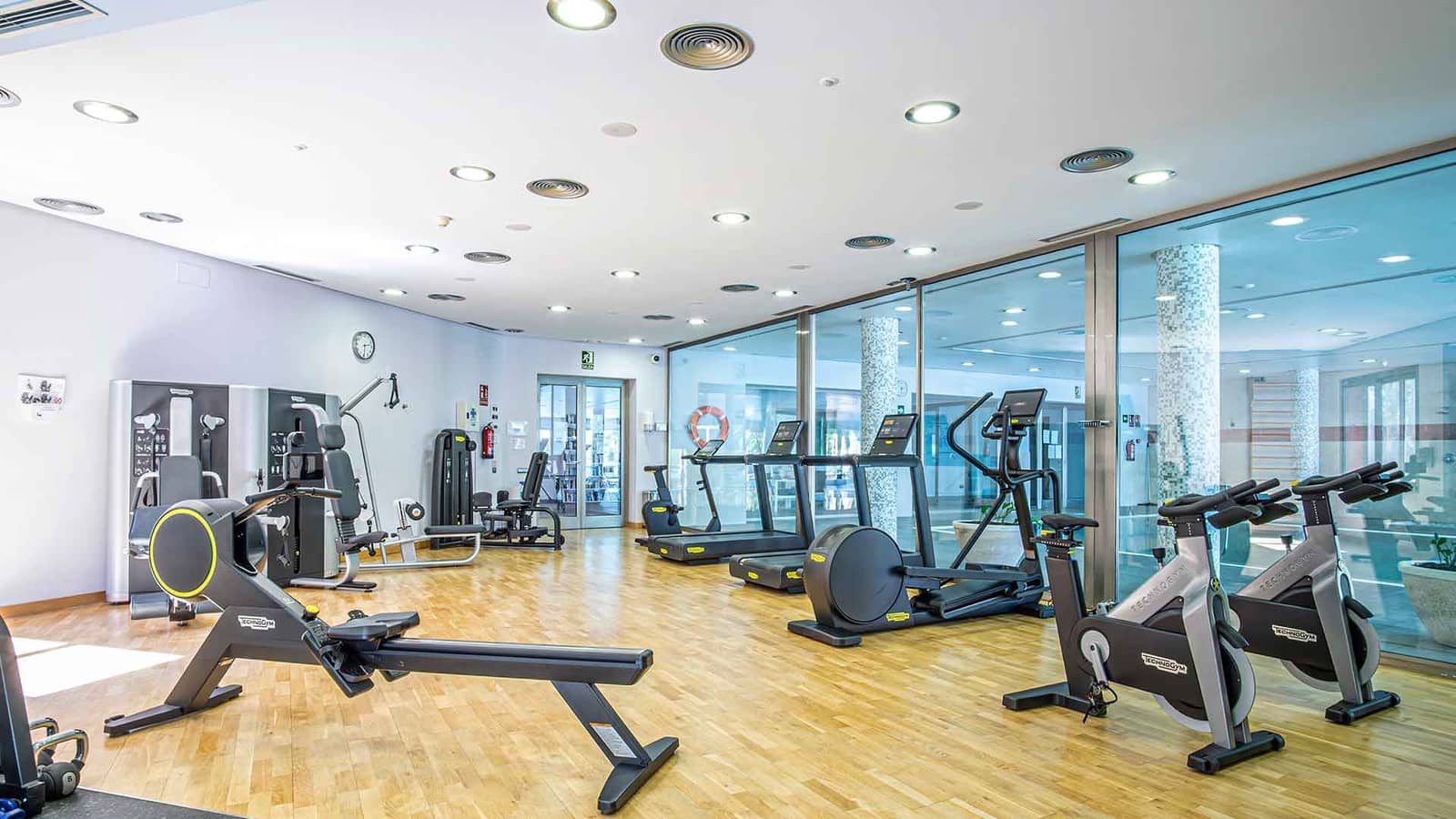 2 bedroom Apartment for sale in Golden Mile with pool - € 1,350,000 (Ref: 9986587)