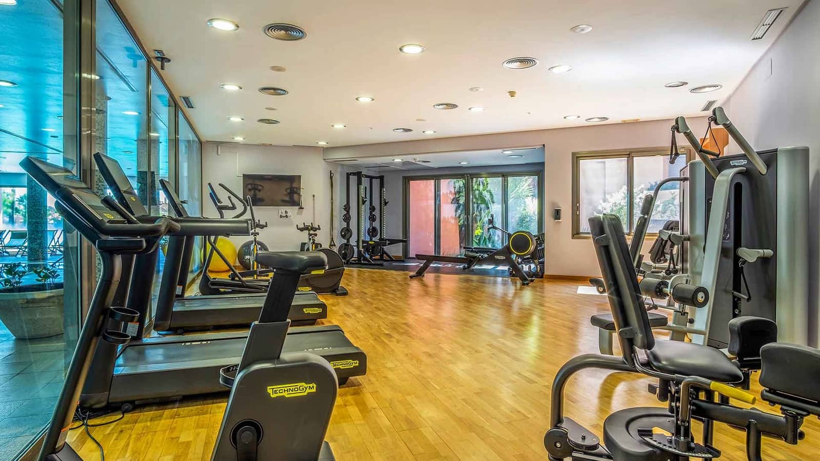 2 bedroom Apartment for sale in Golden Mile with pool - € 1,350,000 (Ref: 9986587)